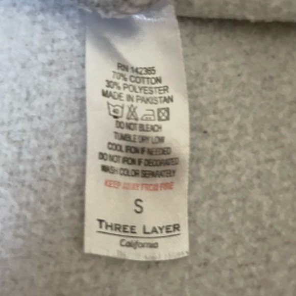 Brandy Melville - John Galt Cropped Raw Hem Crewneck California Sweatshirt - Picture 5 of 7